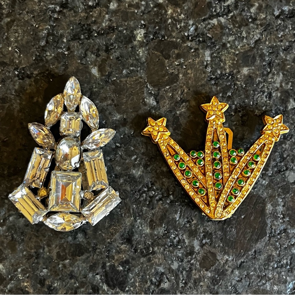 2 Antique Fur Dress Clips Silver Rhinestone Gold Green Shooting Stars
